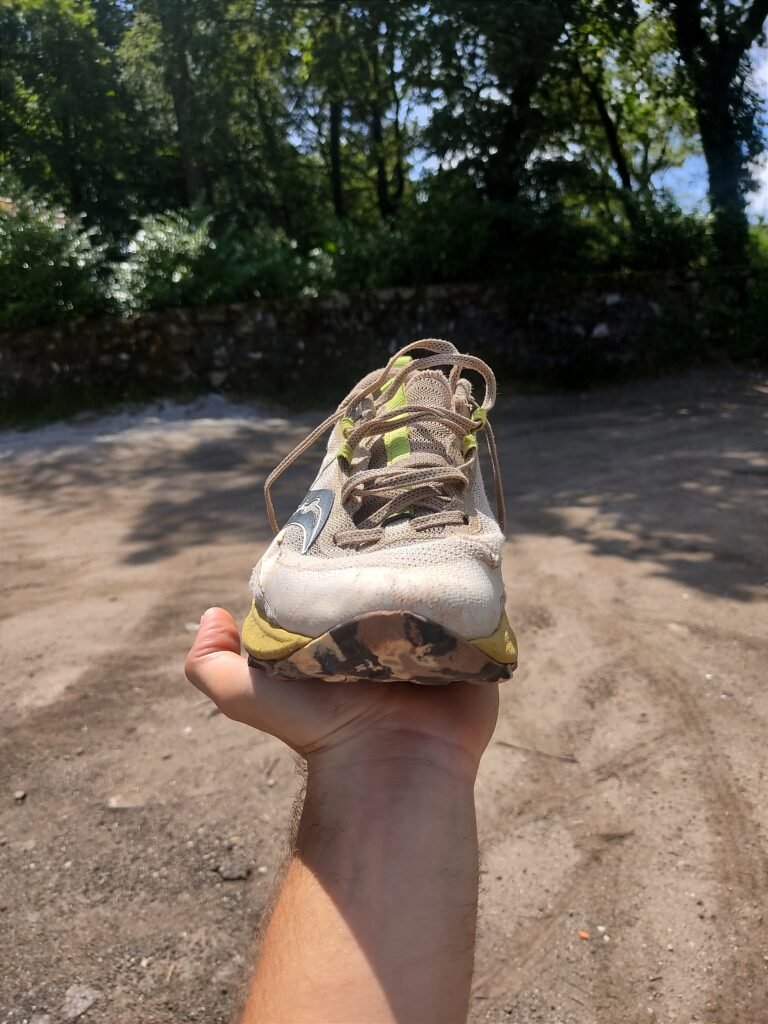 Saucony Peregrine 13 trail running shoe front