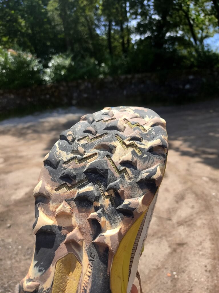 Saucony Peregrine 13 trail running shoe outsole front